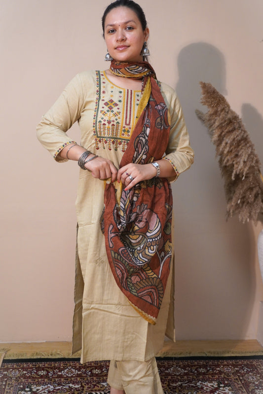 “Kesar Dhaga - Three piece suit set .