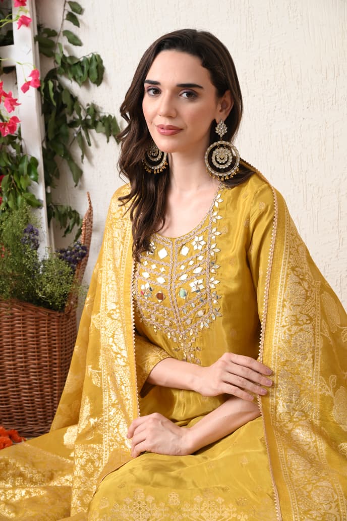 Rajsi Ujala three piece suit set