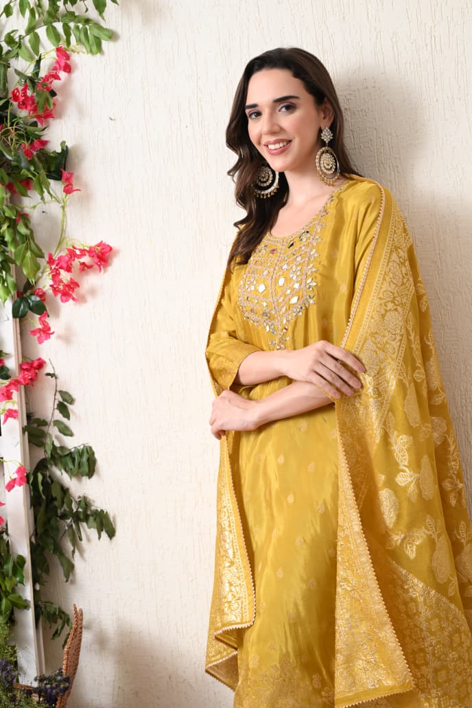 Rajsi Ujala three piece suit set