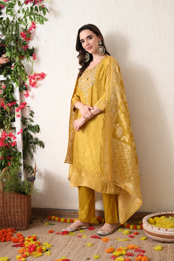 Rajsi Ujala three piece suit set